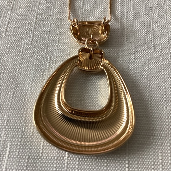 Door Knocker Gold Tone Pendant and Earring Set - Picture 4 of 4